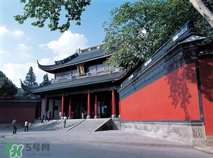 杭州春節(jié)穿什么衣服？過年春節(jié)去杭州穿什么？