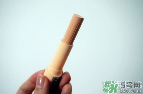 唇部遮瑕膏怎么用？唇部遮瑕膏使用方法