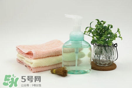 洗衣服能用洗手液嗎？洗手液可以洗衣服嗎？