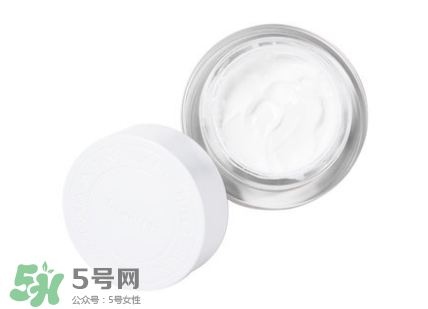 用素顏霜之前要用什么？素顏霜前還有涂抹什么