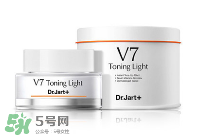 用素顏霜之前要用什么？素顏霜前還有涂抹什么