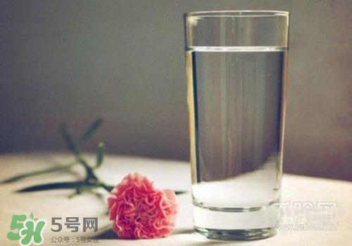 高血壓早上能喝鹽水嗎？高血壓早上喝鹽水的好處？