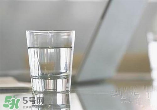 高血壓早上能喝鹽水嗎？高血壓早上喝鹽水的好處？