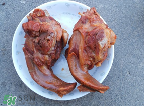 豬舌頭怎么腌制？腌豬舌頭要多久？