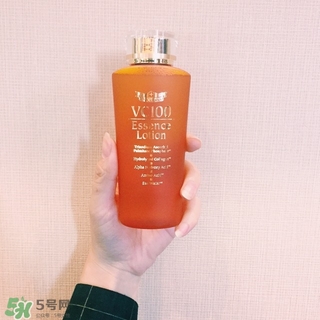 城野醫(yī)生vc100化妝水和城野醫(yī)生收斂水哪個好？對比