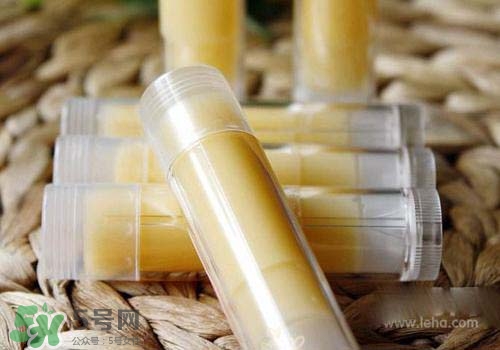 潤唇膏可以增長睫毛嗎？潤唇膏怎樣增長睫毛？