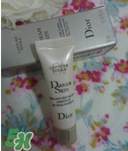 dior迪奧夢幻美肌修顏乳怎么用？迪奧修顏乳怎么用
