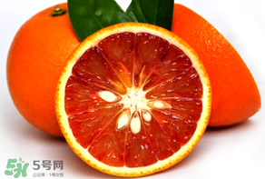 血橙和普通橙子有什么區(qū)別？血橙比普通的橙子好吃嗎？