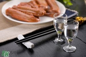 喝白酒有什么好處？怎么喝酒不容易醉