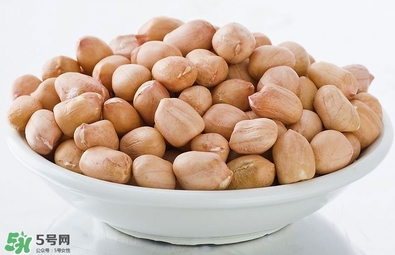 冬天吃花生好嗎？冬天吃花生會上火嗎？