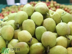 香梨表面一層滑滑的是什么？香梨表面為什么油油的？
