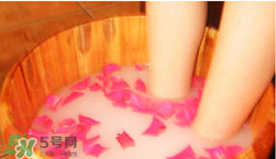 冬季泡腳有什么好處？冬天泡腳的好處