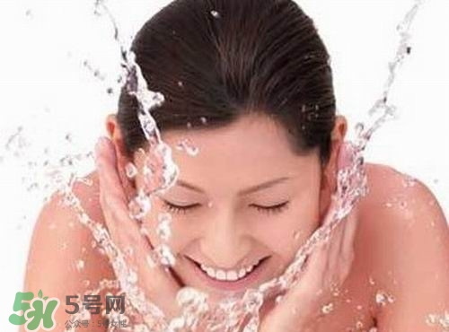 用白醋洗臉能祛斑嗎？白醋洗臉祛斑作用大嗎