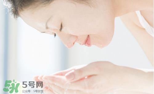 用白醋洗臉能祛斑嗎？白醋洗臉祛斑作用大嗎