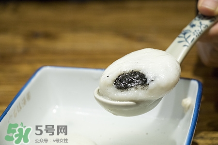 湯圓沒煮熟會(huì)中毒嗎?湯圓多久能煮熟