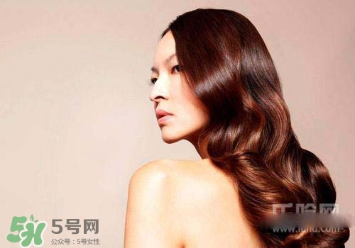 燙發(fā)的藥水貴的和便宜的都一樣嗎？燙發(fā)的藥水貴的和便宜的哪個(gè)好？