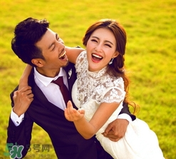 拍婚紗照可以戴眼鏡嗎？拍婚紗照戴眼鏡好不好？