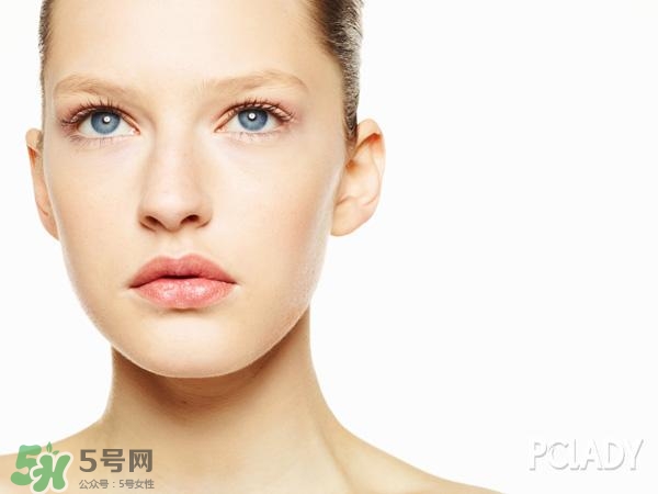 遮瑕液和遮瑕膏的區(qū)別？遮瑕液好還是遮瑕膏好？