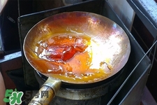 煮糖用什么鍋?zhàn)詈茫堪咎怯檬插伜线m？