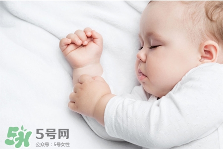 3月份的新生兒穿什么衣服？三月份寶寶穿什么衣服？