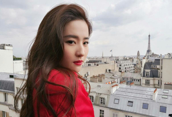 極光紅是什么顏色？極光紅口紅試色