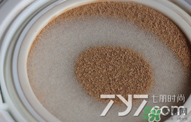 vant氣墊cc黑色和白色哪款好？vant36.5氣墊cc黑色和白色區(qū)別