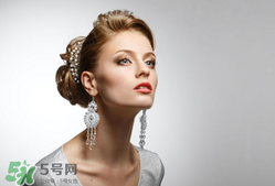 一次性耳釘怎么取下來？一次性耳釘多久取下來？