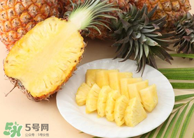 鳳梨吃之前用鹽水泡嗎？鳳梨為什么要用鹽水泡？