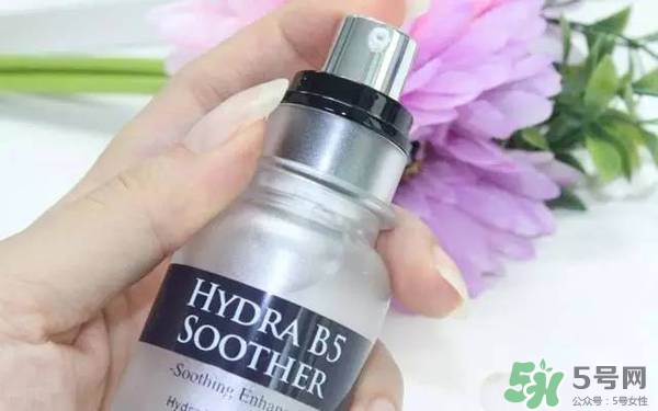 ahc神仙水和b5水區(qū)別 ahc神仙水和ahc b5玻尿酸精華哪個好？