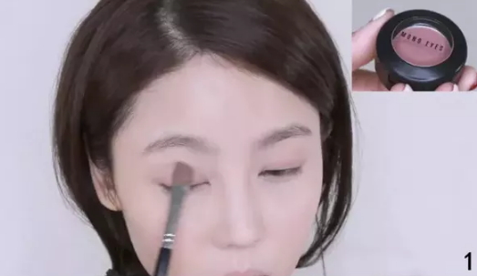 干玫瑰色妝容怎么化？干玫瑰色妝容畫法步驟