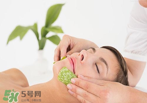 蘆薈涂在臉上發(fā)癢是怎么回事？蘆薈涂在臉上發(fā)癢怎么辦？