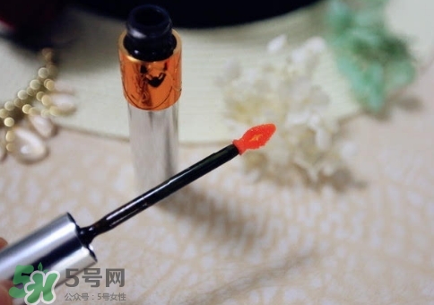 ysl唇油怎么用？ysl唇油使用方法