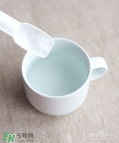 嘴唇干燥是什么原因？嘴唇干裂脫皮怎么辦？