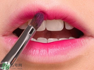 櫻花粉是什么顏色？櫻花粉口紅試色