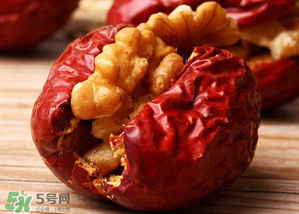 紅棗夾核桃有什么寓意？紅棗夾核桃的寓意
