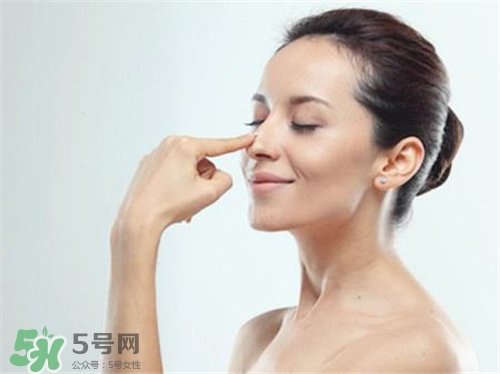 假體隆鼻多久可以化妝？假體隆鼻多久可以敷面膜？