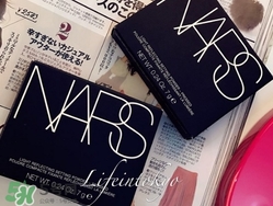 nars蜜粉和紀(jì)梵希散粉哪個好？nars蜜粉和紀(jì)梵希散粉對比