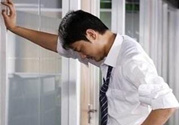 男性尿痛出血怎么回事？男性尿痛是怎么引起的