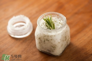 唇部磨砂膏多久用一次？唇部磨砂膏可以天天用嗎？