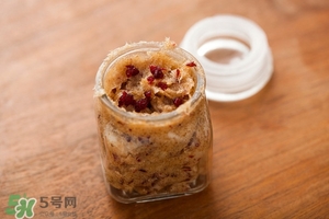 唇部磨砂膏多久用一次？唇部磨砂膏可以天天用嗎？
