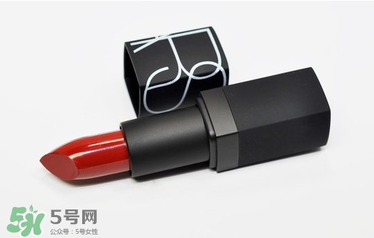 霧面口紅干嗎？霧面口紅太干怎么辦？