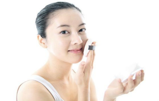cc霜會(huì)脫妝嗎？cc霜脫妝怎么辦？