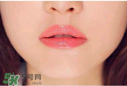 蜜桃色口紅是什么顏色？蜜桃色口紅試色