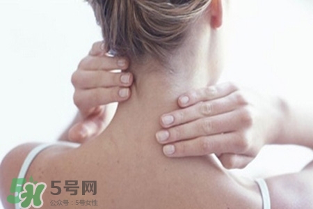 脖子疼和枕頭有關(guān)系嗎？脖子痛是因?yàn)檎眍^的高度嗎？
