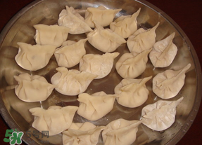 薺菜素餃子怎么做？薺菜素餡餃子怎么做好吃？