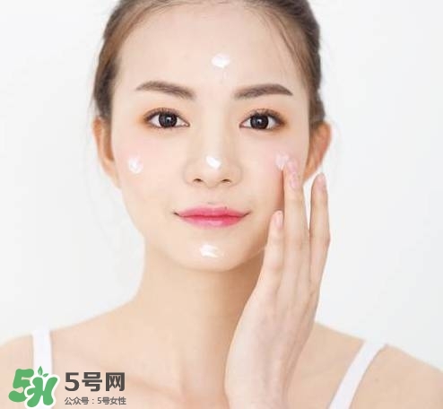 妝前乳和隔離霜的區(qū)別？妝前乳隔離霜有什么不一樣？
