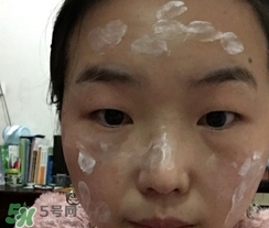 極密水光素顏霜怎么用？極密素顏霜使用方法