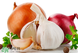 大蒜爛了一點還能吃嗎？大蒜爛根是怎么回事？