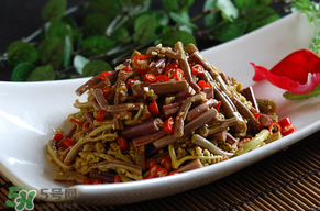 蕨菜苦能吃嗎？蕨菜苦的吃了會中毒嗎？