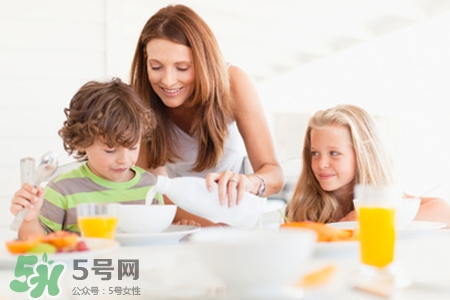 水痘期間不能吃什么？得水痘不能吃什么食物？